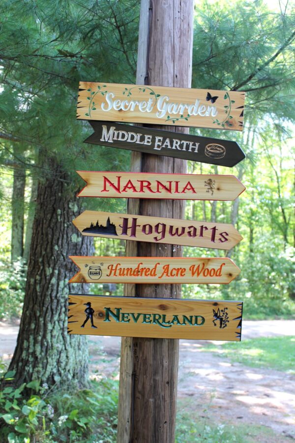 Wood Yard Signs Fantasy Land Arrows | 6 pcs set