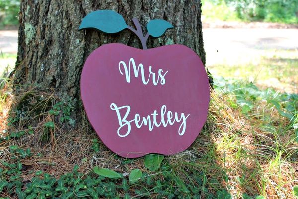 Apple Shaped- TEACHER SIGN - Teacher apple name sign - Image 2